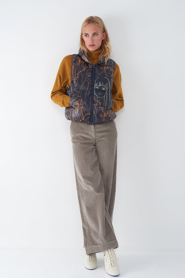 JODY NAVY - PORTRAIT PRINT DOWN VEST